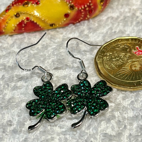 🍀 Sterling silver ear hooks -clover earrings -lucky charm - Picture 8 of 10